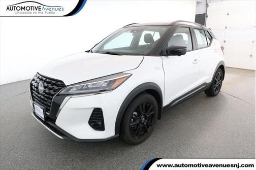 2022 Nissan Kicks SR