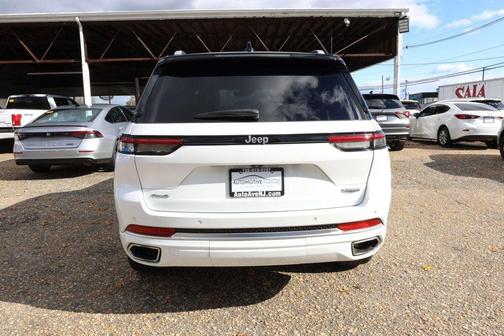 2022 Jeep Grand Cherokee Summit