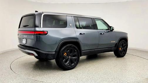 2023 Rivian R1S Adventure Quad-Motor Large Pack w/ 22'' Sport Wheels