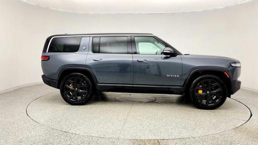 2023 Rivian R1S Adventure Quad-Motor Large Pack w/ 22'' Sport Wheels