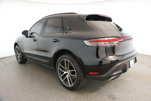 2022 Porsche Macan AWD
