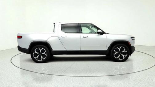 LA Silver 2023 Rivian R1T Adventure Dual-Motor Large Pack w/ 21'' Road Wheels