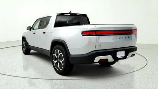 LA Silver 2023 Rivian R1T Adventure Dual-Motor Large Pack w/ 21'' Road Wheels