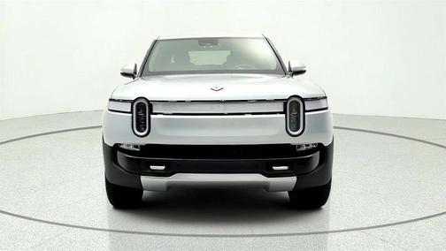 LA Silver 2023 Rivian R1T Adventure Dual-Motor Large Pack w/ 21'' Road Wheels