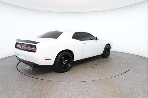 2017 Dodge Challenger SXT