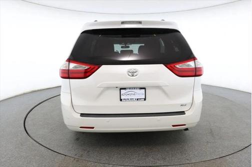 2017 Toyota Sienna XLE Premium