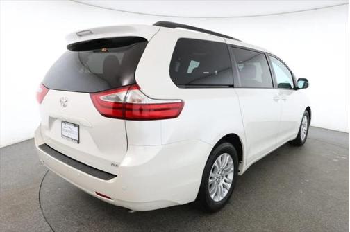 2017 Toyota Sienna XLE Premium