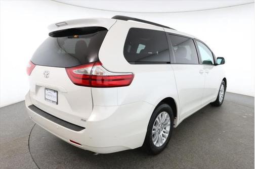 2017 Toyota Sienna XLE Premium