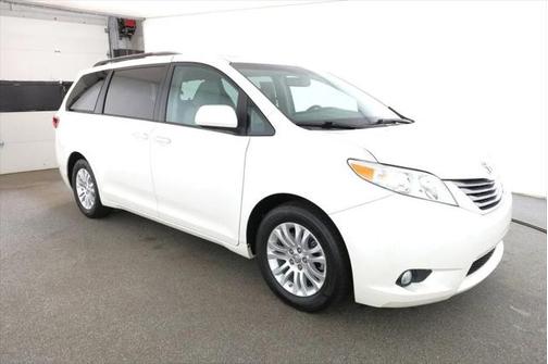 2017 Toyota Sienna XLE Premium
