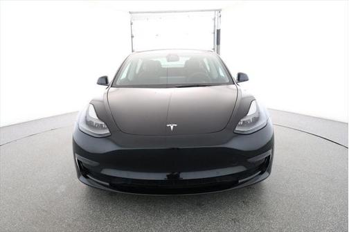 2022 Tesla Model 3 Standard Range