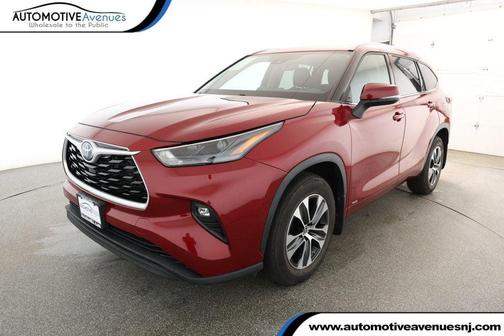 2022 Toyota Highlander Hybrid XLE
