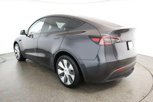 2024 Tesla Model Y RWD