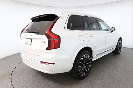 2025 Volvo XC90 Plug-In Hybrid T8 Ultra 7-Seater