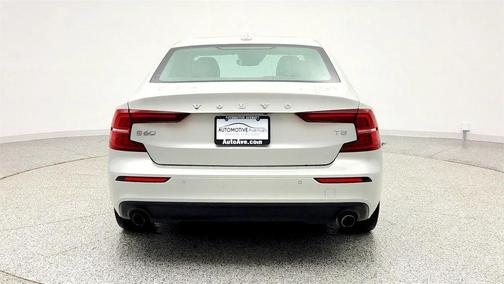 2020 Volvo S60 T5 Momentum