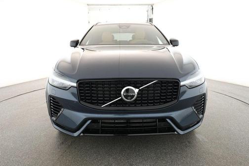 2025 Volvo XC60 Plug-In Hybrid T8 Ultra