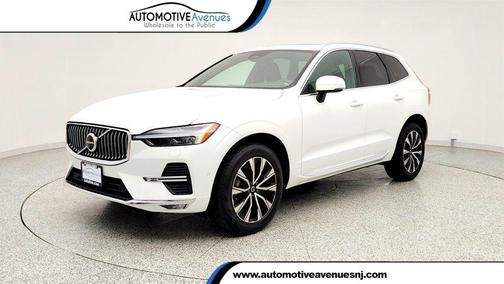 Crystal White Metallic 2023 Volvo XC60 B5 Plus Bright Theme