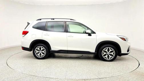 Crystal White Pearl 2020 Subaru Forester Premium