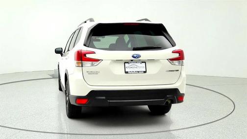 Crystal White Pearl 2020 Subaru Forester Premium