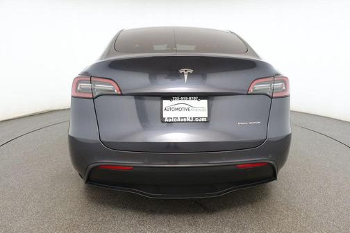 2022 Tesla Model Y Long Range Dual Motor All-Wheel Drive