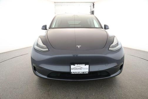 2022 Tesla Model Y Long Range Dual Motor All-Wheel Drive