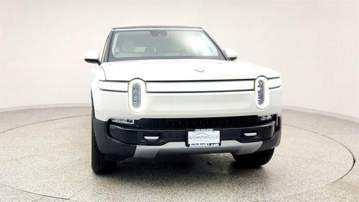 2024 Rivian R1S Adventure Dual-Motor Large Pack w/ 21'' Wheels (352-mile range)