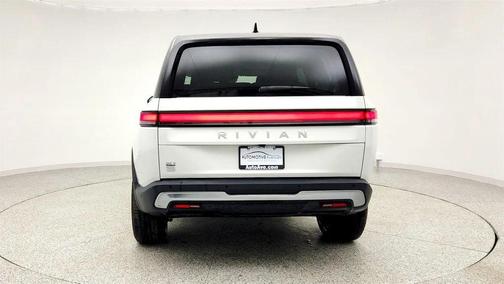 2024 Rivian R1S Adventure Dual-Motor Large Pack w/ 21'' Wheels (352-mile range)