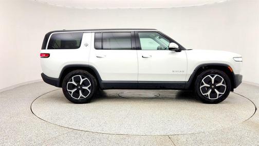 2024 Rivian R1S Adventure Dual-Motor Large Pack w/ 21'' Wheels (352-mile range)