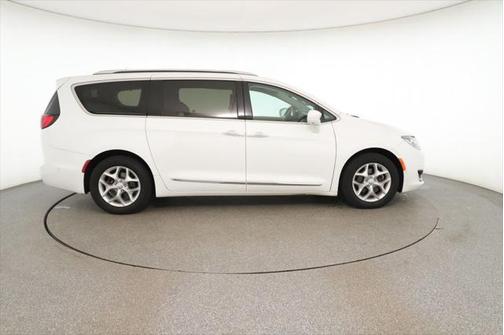 2019 Chrysler Pacifica Touring-L Plus