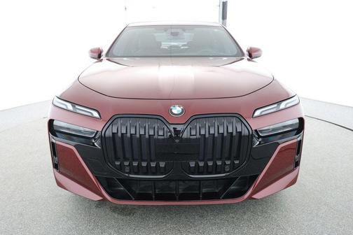 2023 BMW 740 i