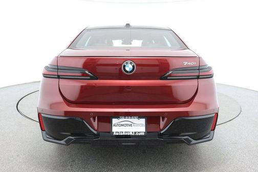 2023 BMW 740 i