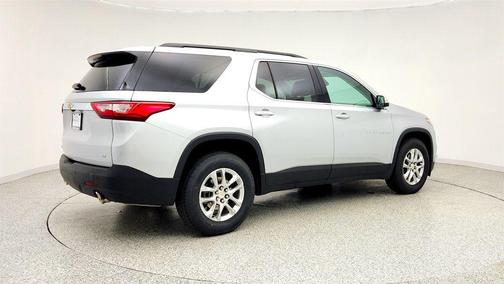 Silver Ice Metallic 2021 Chevrolet Traverse LT Leather