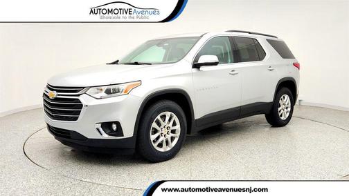 Silver Ice Metallic 2021 Chevrolet Traverse LT Leather