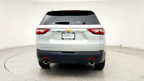 Silver Ice Metallic 2021 Chevrolet Traverse LT Leather