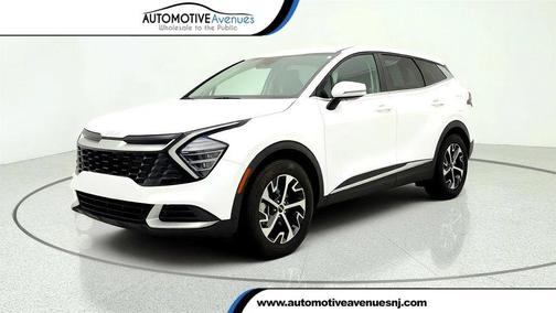Glacial White Pearl 2024 Kia Sportage EX
