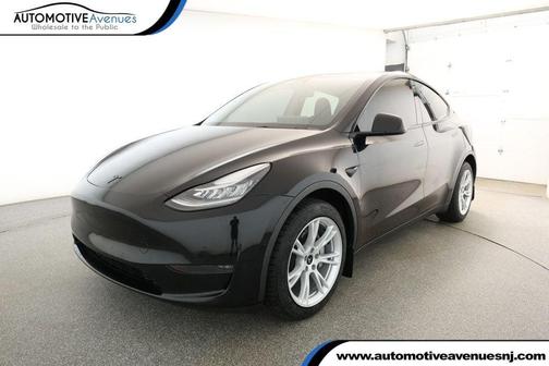 2022 Tesla Model Y Long Range Dual Motor All-Wheel Drive