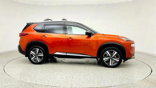 Sunset Drift Chromaflair/Super Black 2021 Nissan Rogue Platinum