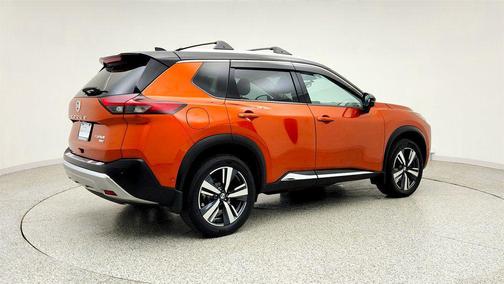 Sunset Drift Chromaflair/Super Black 2021 Nissan Rogue Platinum