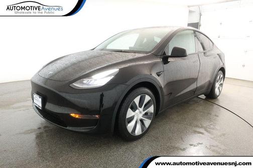 2022 Tesla Model Y Long Range Dual Motor All-Wheel Drive
