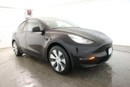 2022 Tesla Model Y Long Range Dual Motor All-Wheel Drive