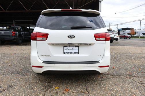 2018 Kia Sedona LX