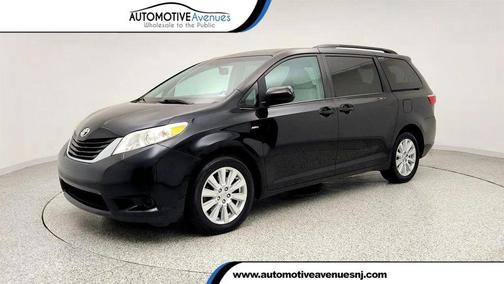 2017 Toyota Sienna LE