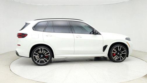 2024 BMW X5 M60i