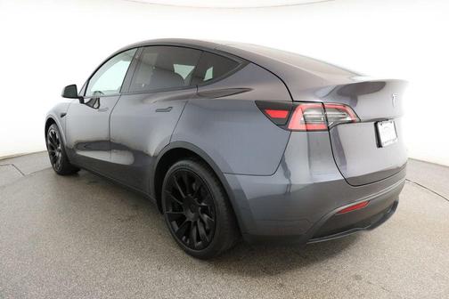2021 Tesla Model Y Standard Range Rear-Wheel Drive