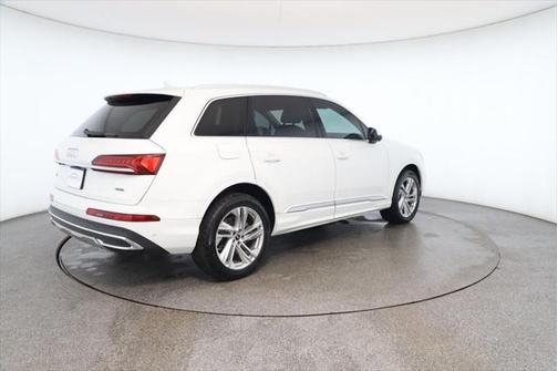 2022 Audi Q7 55 Premium Plus