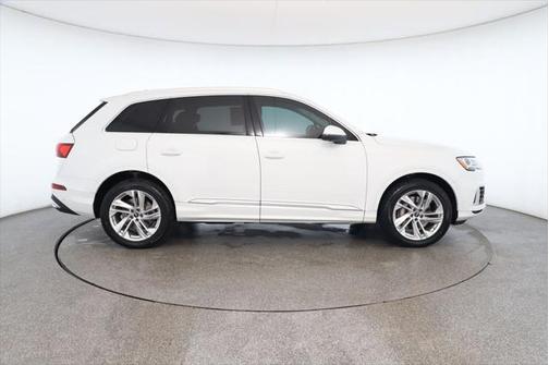 2022 Audi Q7 55 Premium Plus