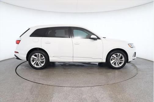 2022 Audi Q7 55 Premium Plus