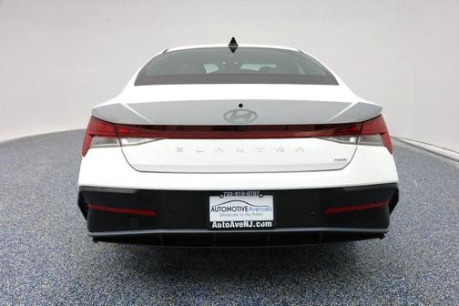 2024 Hyundai ELANTRA HEV Limited