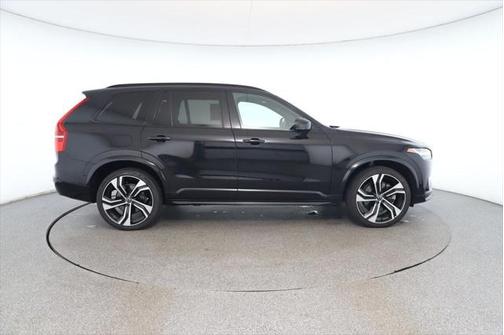 2022 Volvo XC90 Recharge Plug-In Hybrid T8 R-Design 7 Passenger