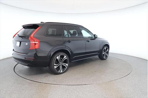 2022 Volvo XC90 Recharge Plug-In Hybrid T8 R-Design 7 Passenger
