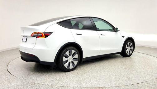 Pearl White Multi-Coat 2022 Tesla Model Y Long Range Dual Motor All-Wheel Drive